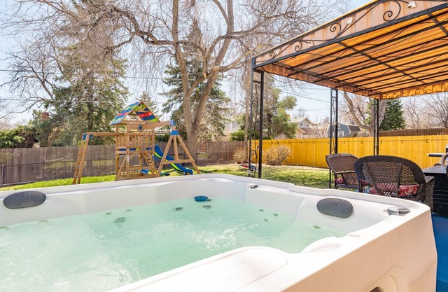 ☆Lake Retreat ☆Hot Tub ☆Arcade ☆Playground ☆Gym