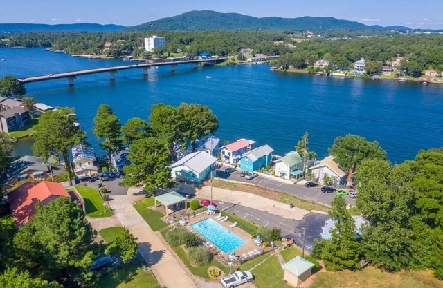 Lake-Side Cottage w/Pool, Lake Views, and More!