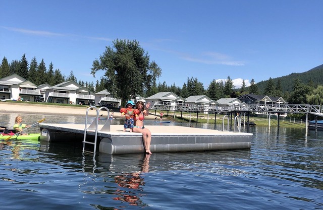 Lake Side, Private Beach, boat slip, Gated Community in the town of Sicamous