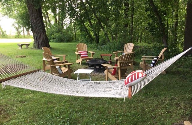 Lake Simcoe Cottage across Thorah Centennial Park, Beaverton Ontario