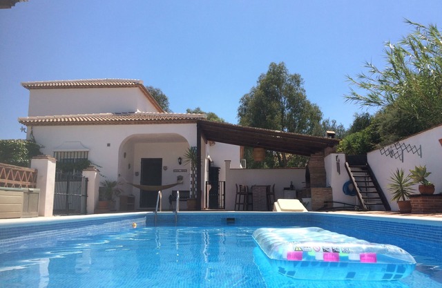 Lake Vinuela peaceful holiday in beautiful surroundings