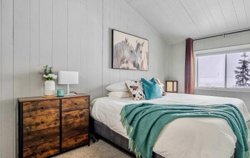 Lakefront Cabin - Cozy Retreat - 5Beds - TV - Wifi