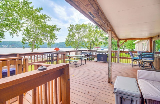 Lakefront Cabin in Jay w/Deck, Views & Boat Ramp!