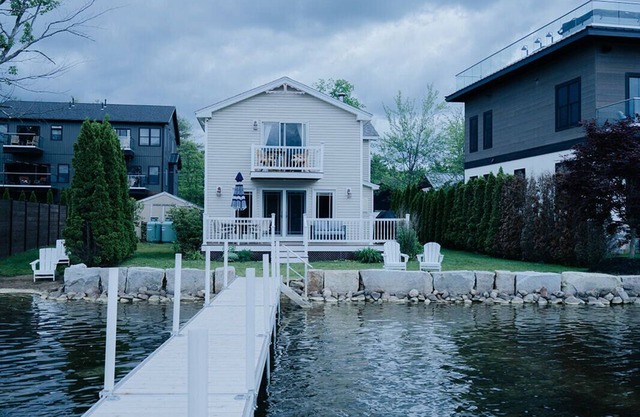 Lakefront home with private dock on Lake Winnisquam, 15 min from Gunstock Mtn