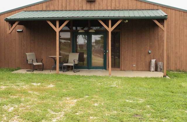 Lakefront, Lake Lewisville, Ski, Boat, Fish, Swim! 14+acres,700+ feet shoreline!