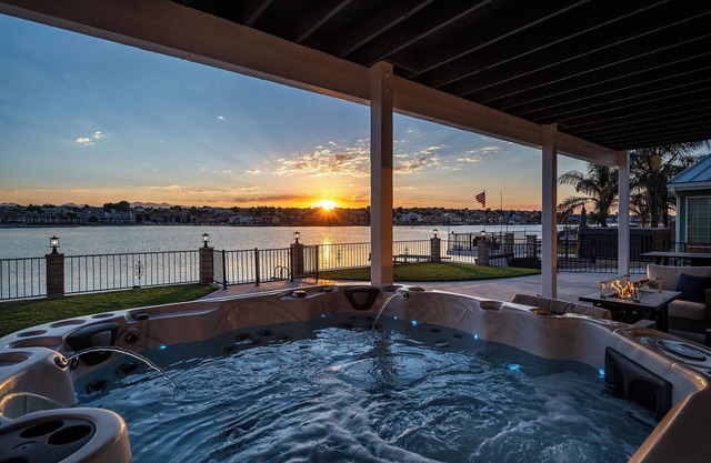 LAKEFRONT OASIS ON THE OPEN WATER