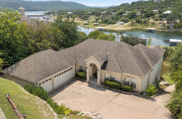 Lakefront Retreat and Boat Dock-Lake Travis near Volente