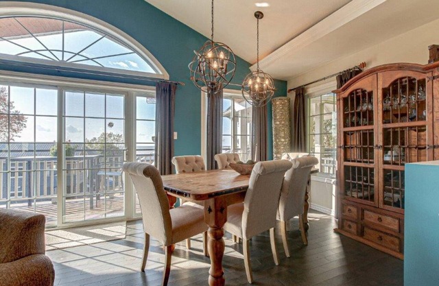 Lakefront View w Private BEACH! - Spacious Luxury Estate Home ~ Pet Friendly