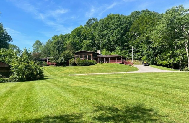 Lakeside 2 bedroom suite in Nature Retreat LL23