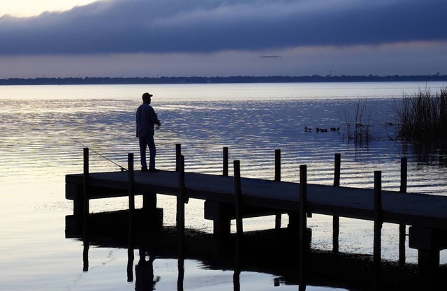 Lakeside Luxury Studio in Golf Resort: Tranquil Views, Comfortable Amenities, Prime Location