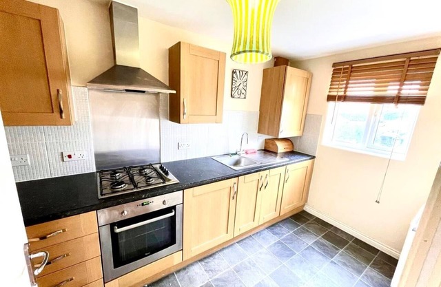 Lakeside Stylish 3 Bedroom House