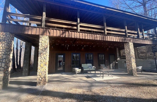 LakeTrail Modern Cabin Apt/Hot tub (opt) LT5