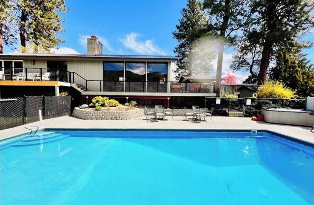 Lakeview Home with Private Pool, Hot Tub and Game Room