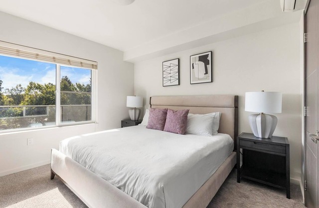 Landing | Amazing 1BD, Clubhouse, Courtyard