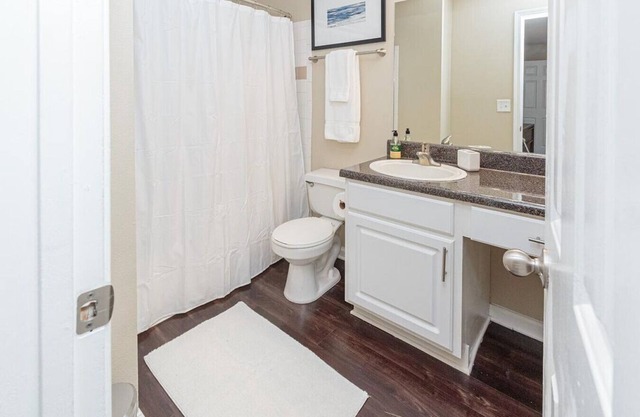 Landing at Braxton at Woods Lake - 2 Bedrooms in Downtown Greenville