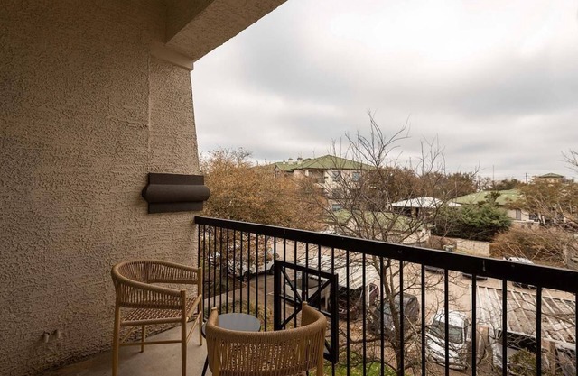 Landing at Falconhead - 1 Bedroom in Falconhead