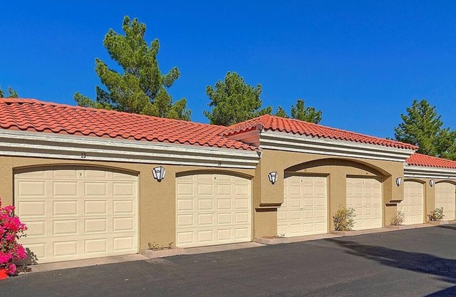 Landing at San Melia - 2 Bedrooms in Ahwatukee Foothills Village