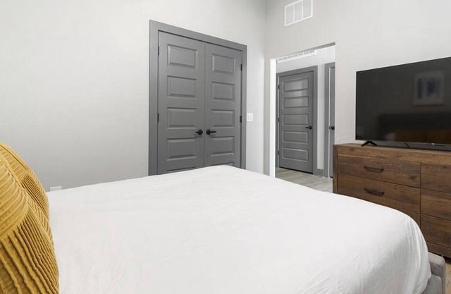 Landing at The Note - Studio in Northside