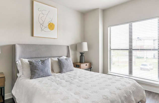 Landing | Beautiful 1BD, Courtyard, Gym