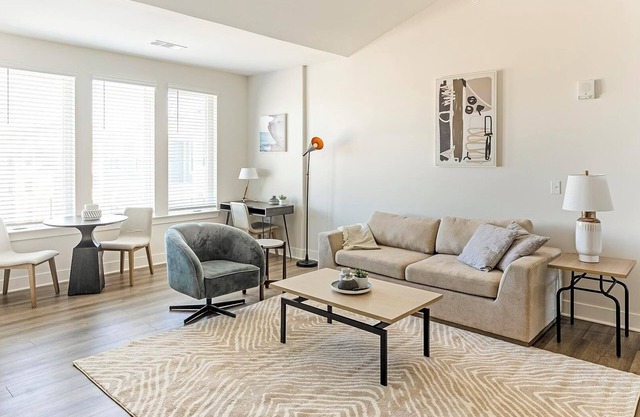 Landing | Chic 1BD, Yoga Studio, Courtyard