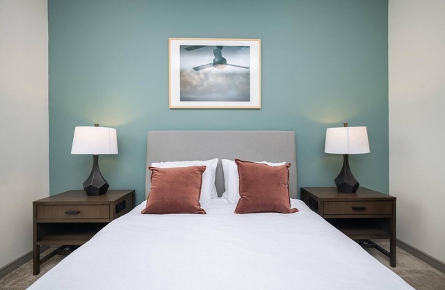 Landing | Incredible 1BD, Gym, Pool