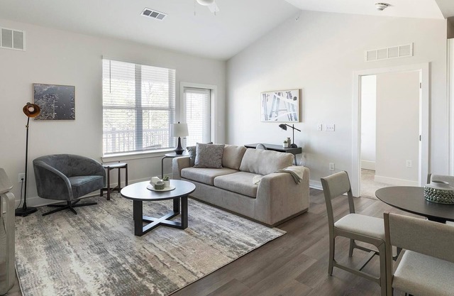 Landing | Incredible 2BD, Pool, Clubhouse