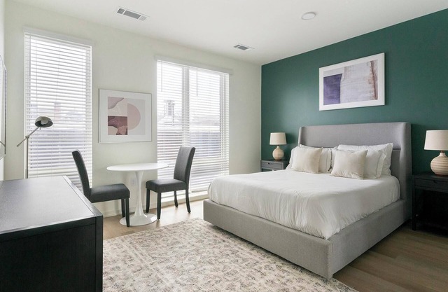 Landing | Modern Studio, Gym, Rooftop Lounge