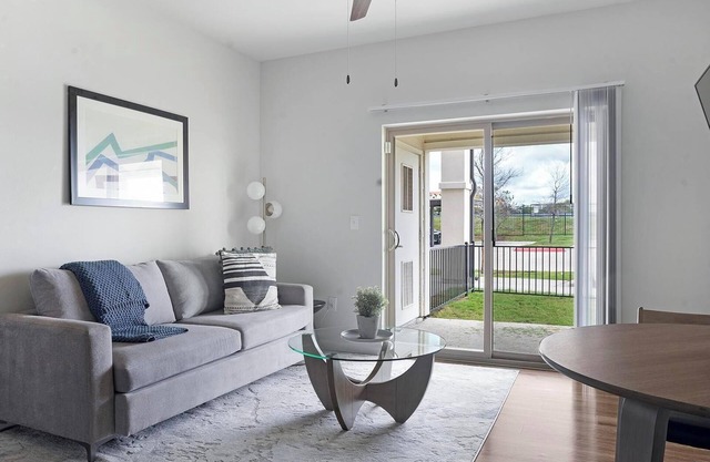 Landing | Spectacular 1BD, Clubhouse, Pool