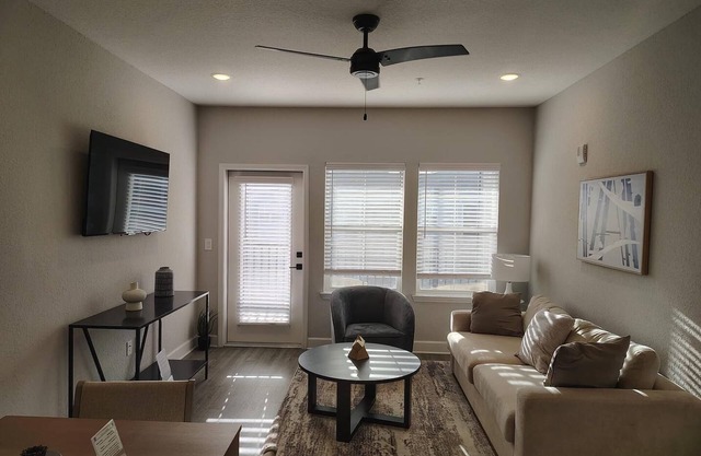 Landing | Spectacular 1BD, Gym, Pool