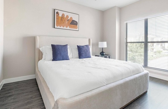 Landing | Spectacular 1BD, Clubhouse, Courtyard