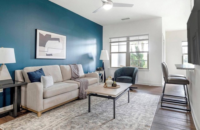 Landing | Spectacular 2BD, Gym, Pool