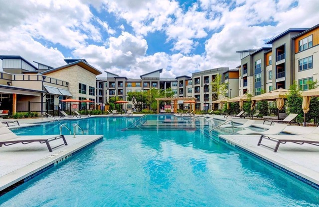 Landing | Spectacular 1BD, Gym, Game Room