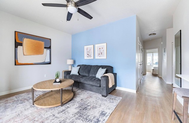 Landing | Stunning 2BD, Gym, Pool