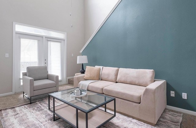 Landing | Stunning 2BD, Pool, Gym