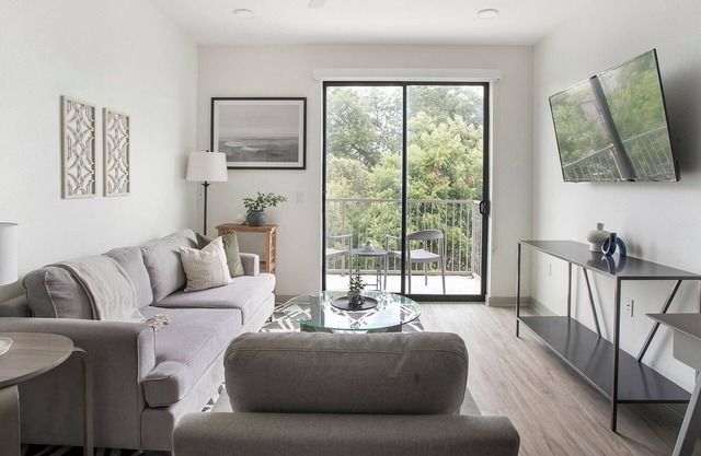 Landing | Stylish 1BD, Rooftop Lounge, Courtyard