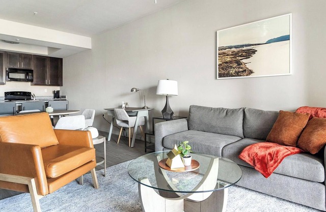 Landing | Stylish 1BD, Courtyard, Gym