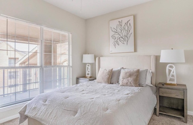 Landing | Stylish 2BD, Pool, Gym