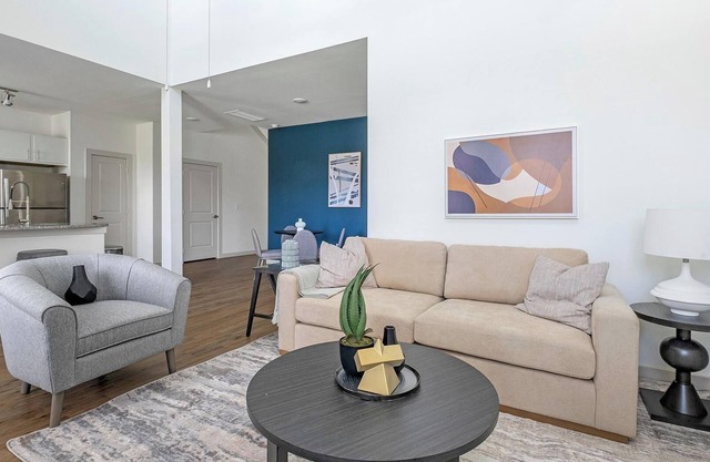 Landing | Stylish 3BD, Pool, Gym