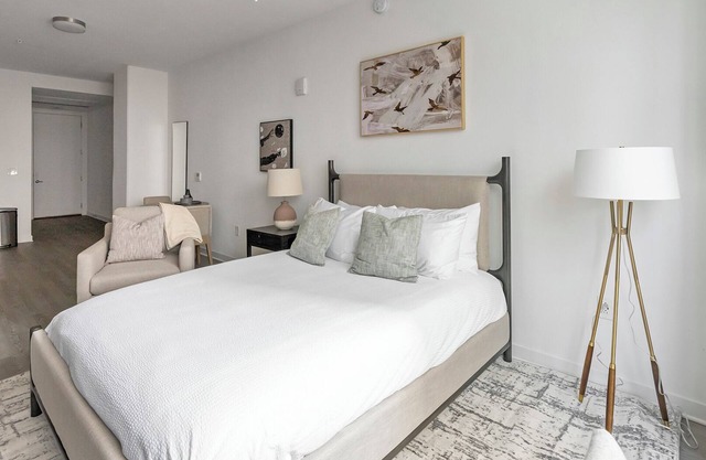 Landing | Stylish Studio, Pool, Rooftop Lounge