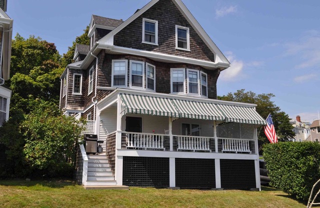 Landmark Victorian Summer Cottage on Narragansett Bay