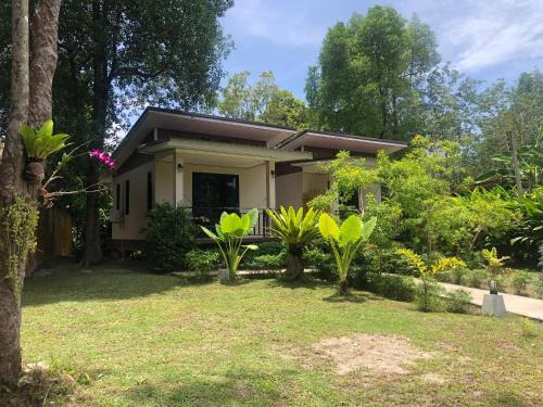 Lanta Living Garden Resort