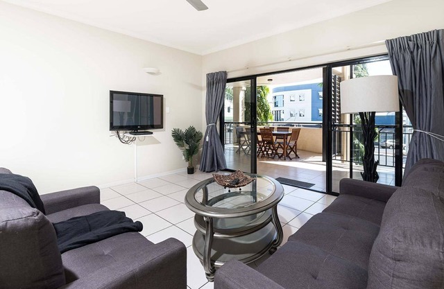 Large 2 Bedroom Apartment in the Heart of Cairns
