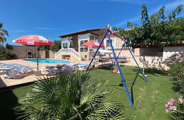 Large 3 bedroom villa with private pool