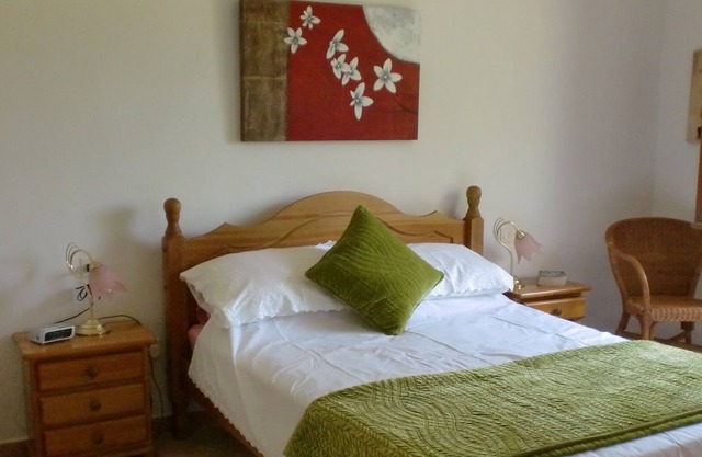 Large 3 bedroom private villa with pool and WIFI (Tourist License Pending)