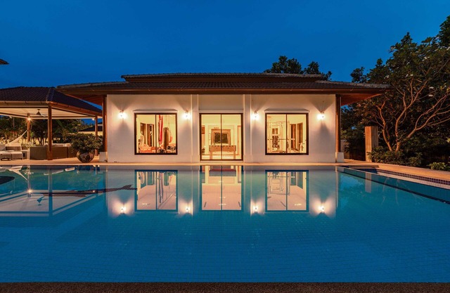 Large 6 Bed Luxury Villa on the Golf Course (PHJ)