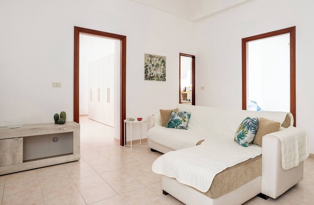 Large and bright apartment on the first floor in the heart of Ortigia
