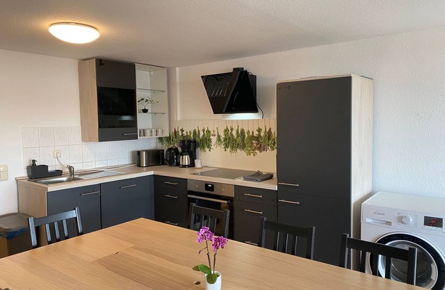 Large apartment 120sqm, 4 bedrooms, parking, WiFi, washing machine, kitchen
