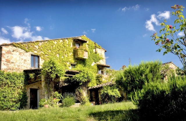 Large Chianti Estate, Tuscany weddings, retreats, celebrations, workshops