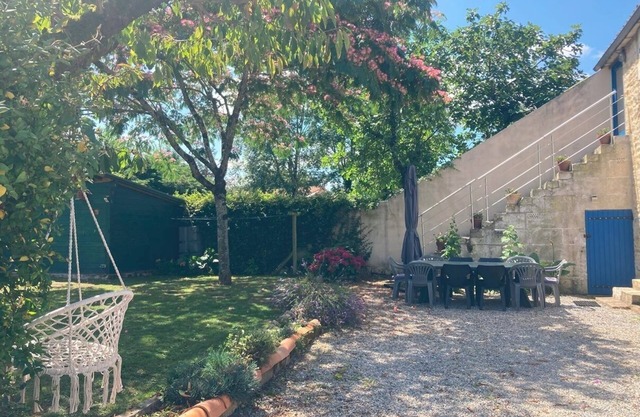 Large Cottage for 8 to 10 persons + private jacuzzi