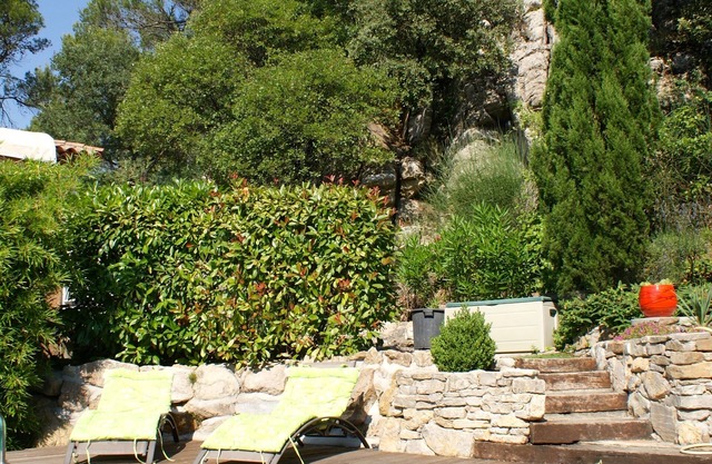 LARGE COUNTRY HOUSE WITH SWIMMING POOL